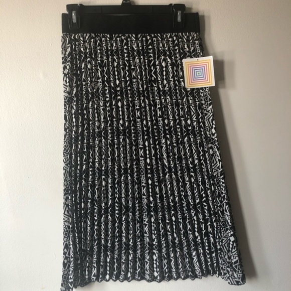 ❤️NWT LuLaRoe Printed Accordion Pleated Skirt - Picture 1 of 5